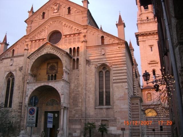 B&B Duomo Верона Екстериор снимка